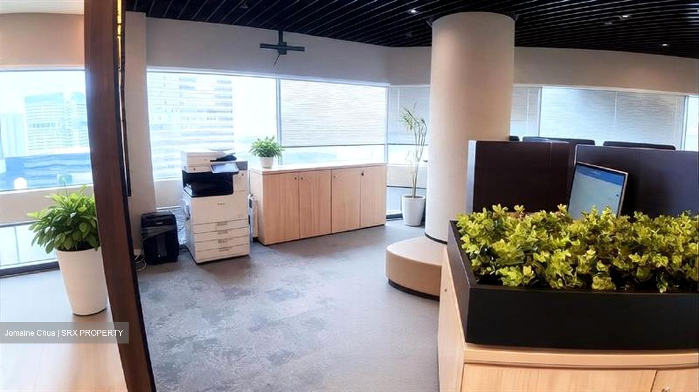 Gateway East (D7), Office #622731051